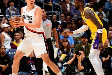 IM体育官方平台-湖人球员接受采访，谈到比赛前的备战心态