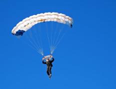 IM体育注册链接-东决关键战之夜，东契奇一球定江山，独行侠闯入总决赛