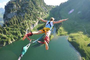 IM体育平台-马刺收割广东队，戈贝尔节奏完全掌控的艺术