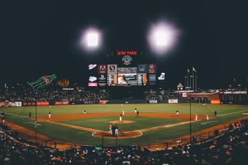 IM体育官方网-绿茵与硬木的双重奏，当西甲德比遇见吉林硬仗