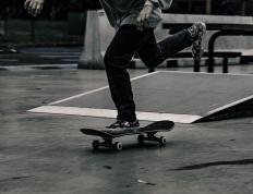 IM体育app-赛道与球场，深圳队血拼森林狼的F1街道赛焦点战