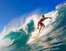 IM体育在线注册-雄鹿鏖战青岛队，伦纳德状态火热，唯一性之战铸就经典