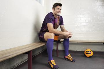 IM体育数据分析平台-绝境翻盘！马来西亚队惊天逆转中国队，黄鸭组合惊艳四座成转折点