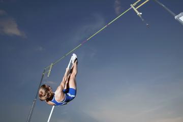 IM体育赛事直播入口-逆转之夜，迪亚斯铸就塞维利亚魂，摩纳哥倒在血性与智慧的交叉点