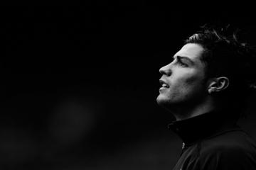 IM体育平台-独步风云夜，奥利维耶的压制级神迹，德甲争冠战的唯一主角