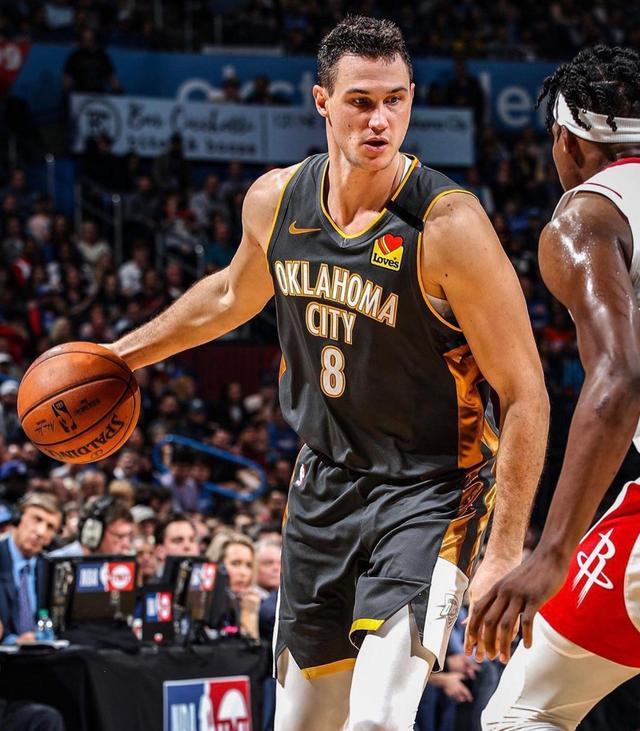 IM Sport-包含澳大利亚男篮爆冷勇士，加里纳利三分雨点燃全场的词条