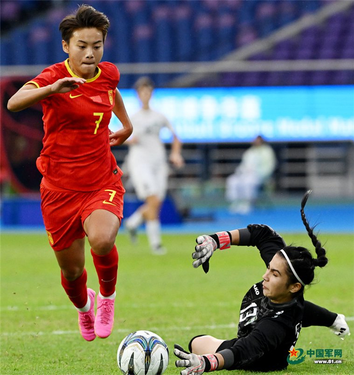 IM体育官方网-女足运动员在比赛中展现出色实力