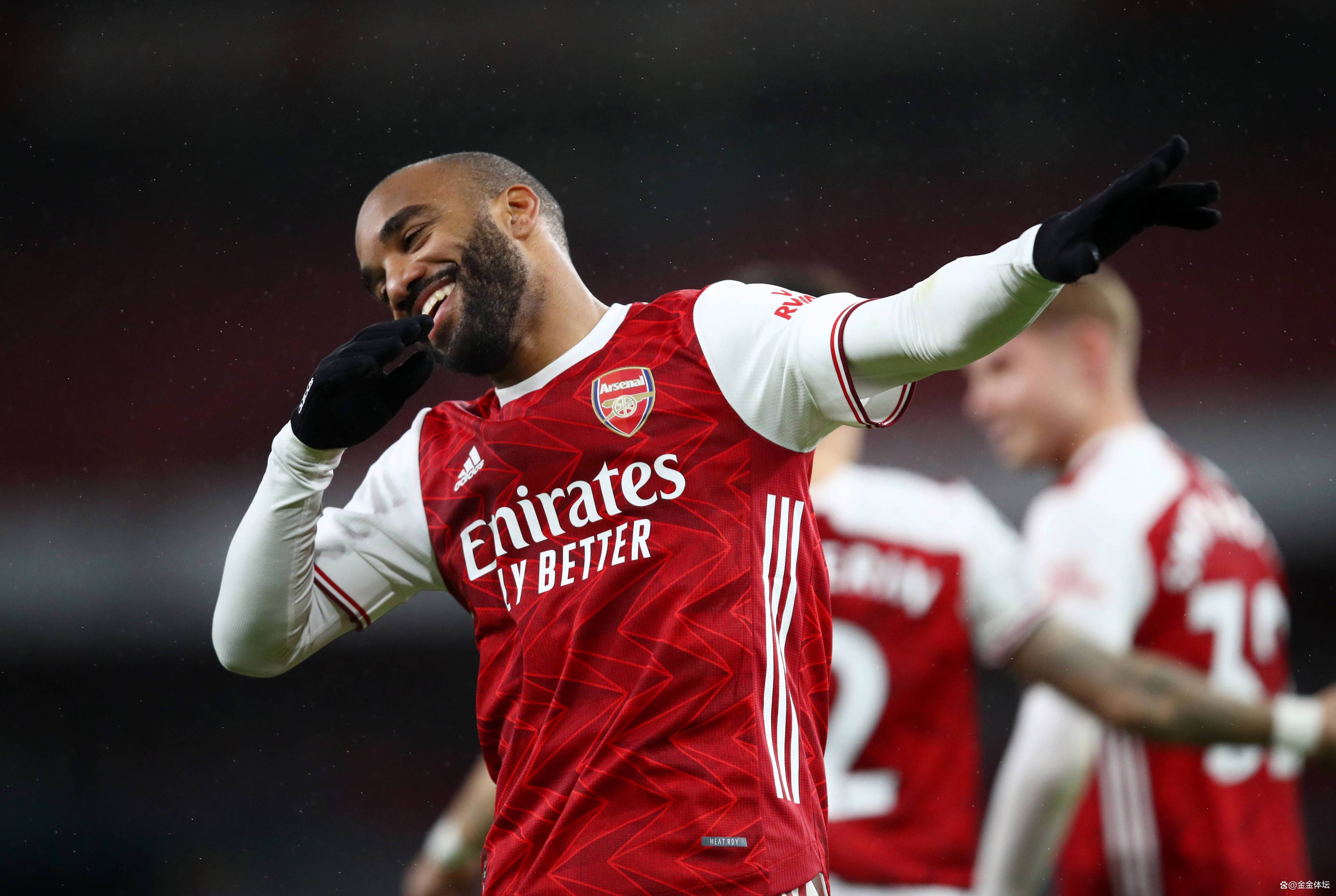 IM体育官方平台-阿森纳力克曼联，晋级欧冠八强