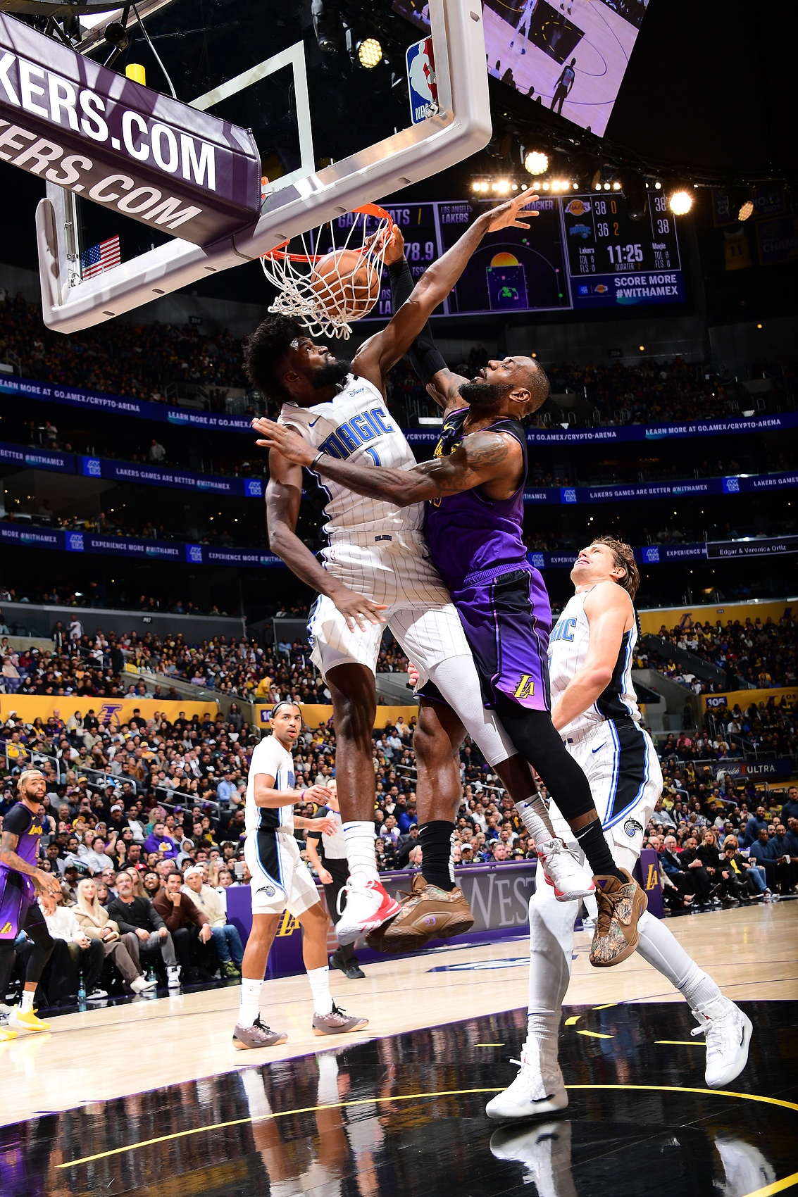 IM体育平台-尼克斯逆转快船，杜兰特三分雨点燃全场的简单介绍