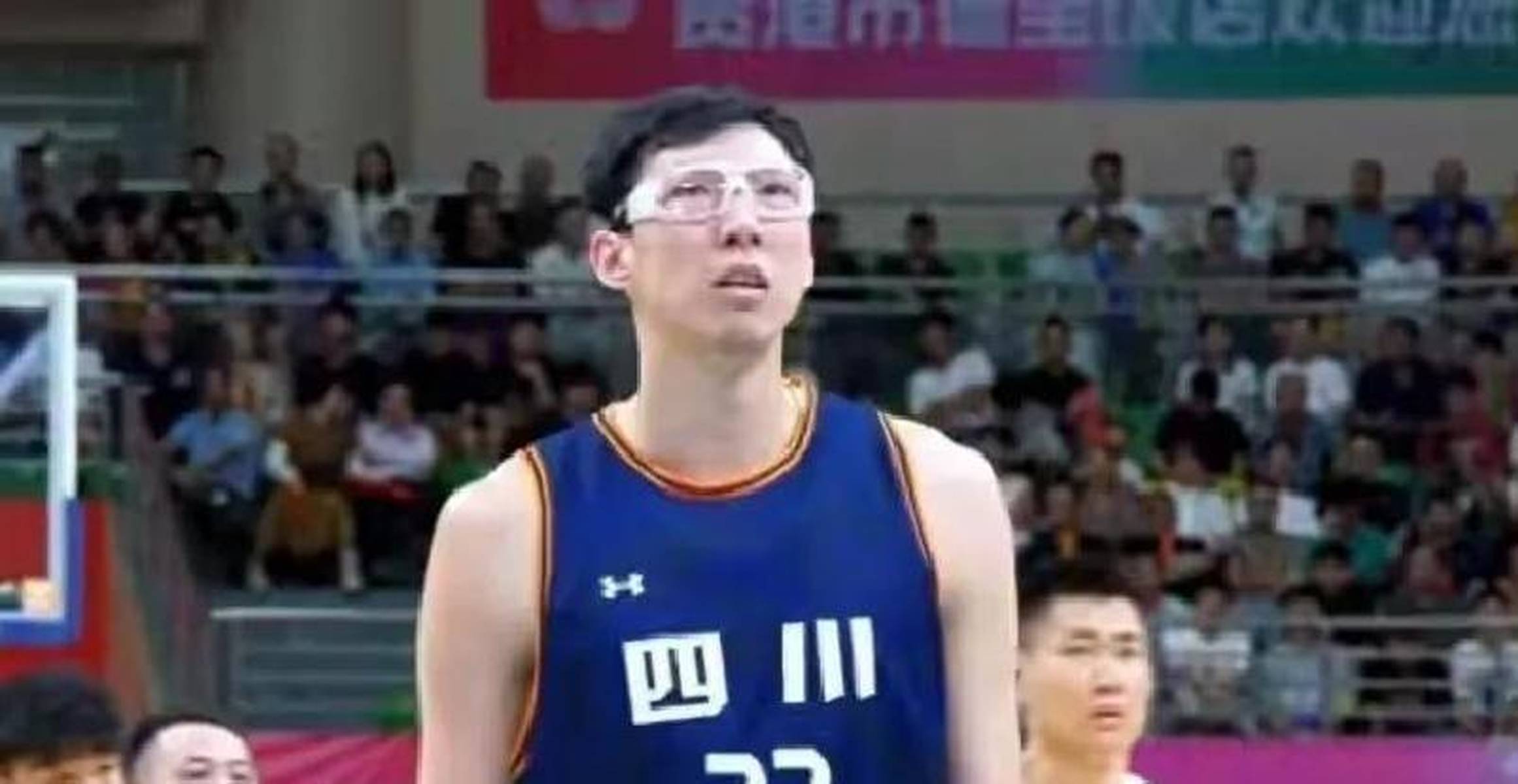 IM体育官方平台-篮网翻盘国王，周琦点燃赛场