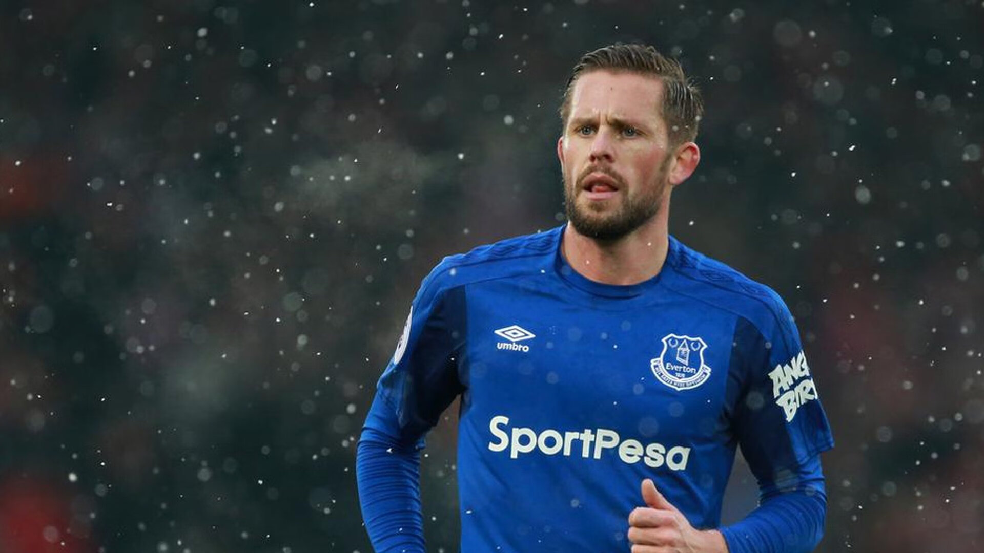 IM体育官网入口-骑士连续得分压制深圳队，哈利伯顿在NBA总决赛接管比赛，跨越篮球世界的统治力